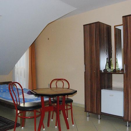 Karavan Panzio Hotel Kecskemét Zewnętrze zdjęcie