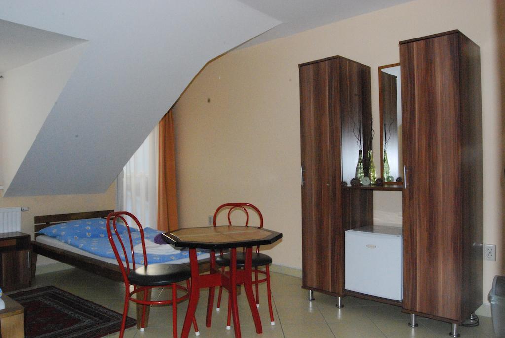 Karavan Panzio Hotel Kecskemét Zewnętrze zdjęcie
