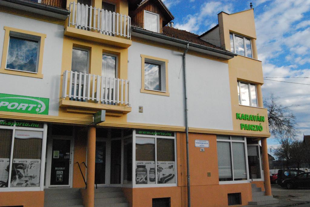Karavan Panzio Hotel Kecskemét Zewnętrze zdjęcie