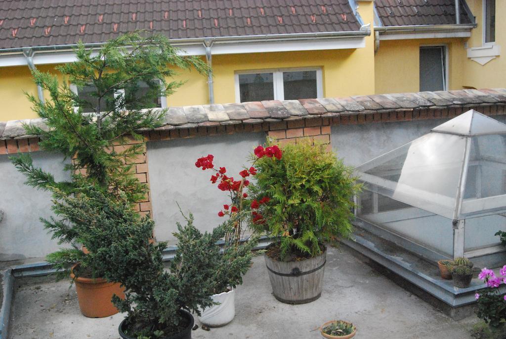 Karavan Panzio Hotel Kecskemét Zewnętrze zdjęcie